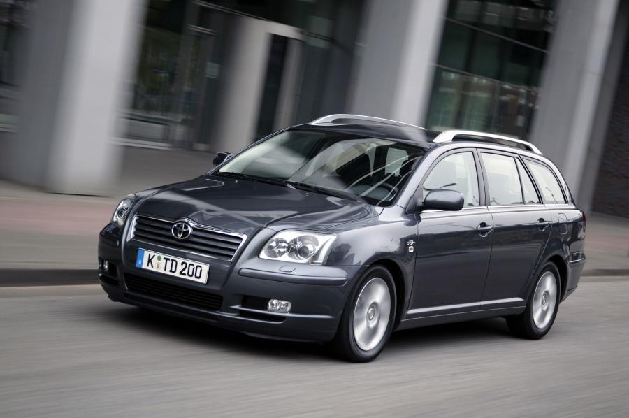  Toyota Avensis Wagon 2003 года  (фото 36 из 76)